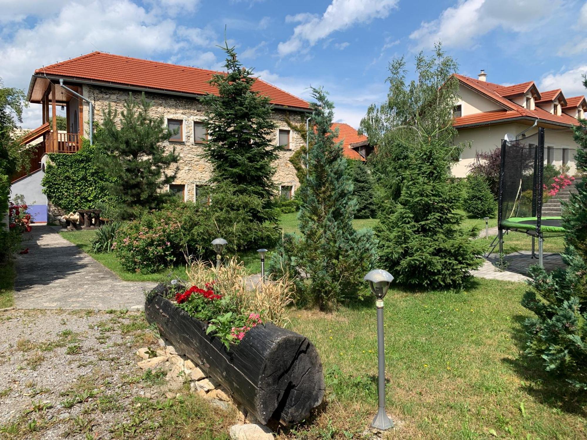 Villa Lypche Bešeňová المظهر الخارجي الصورة