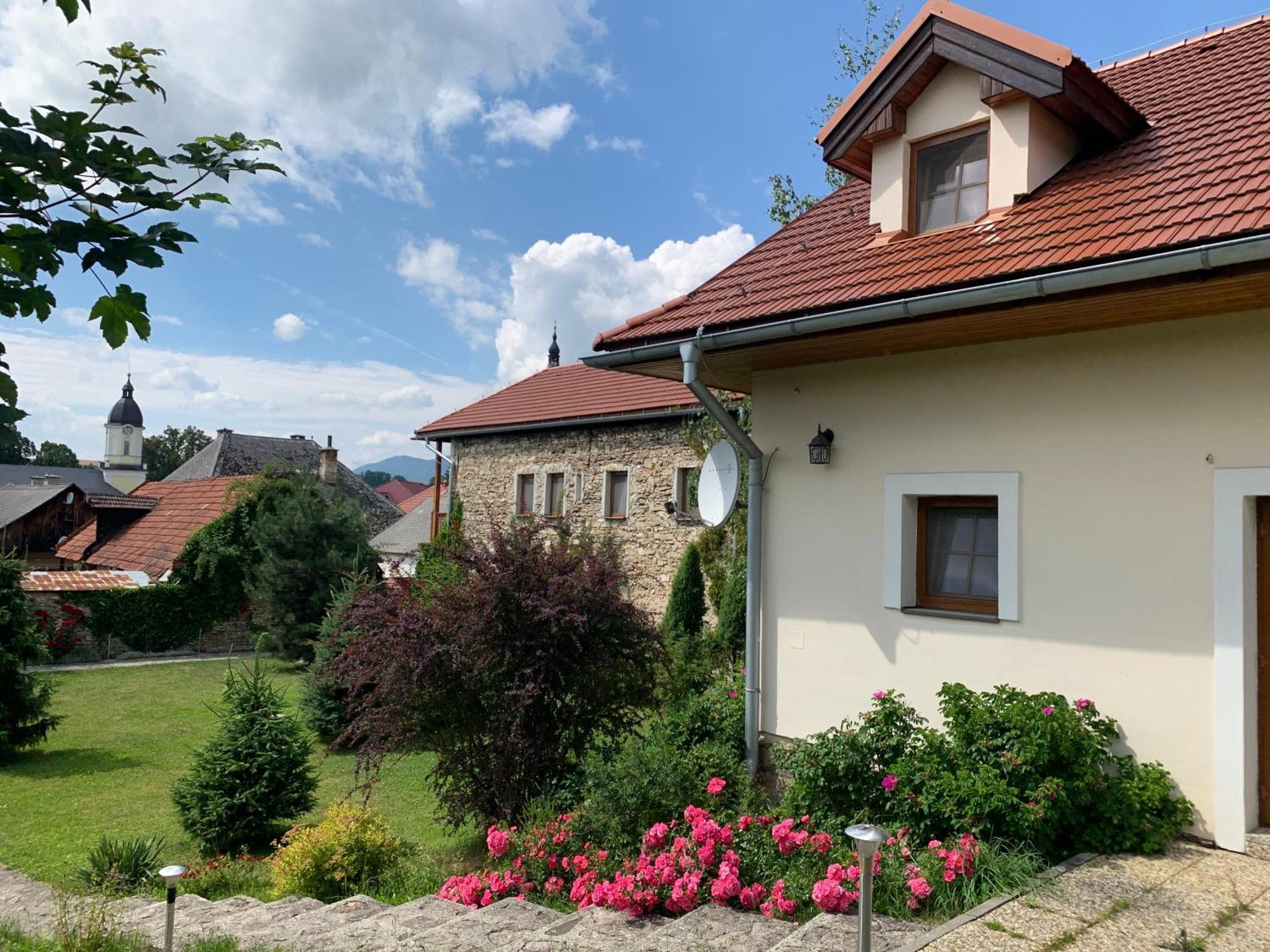 Villa Lypche Bešeňová المظهر الخارجي الصورة